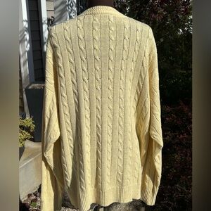 WOODS & GRAY sL linen/cotton cable knit Beautiful buttery yellow color